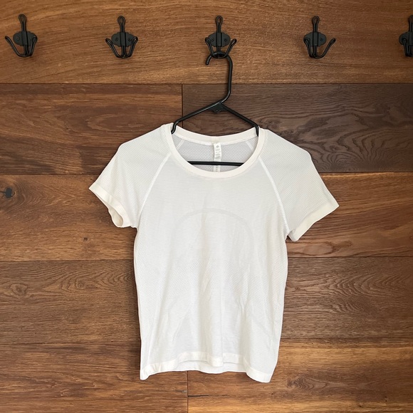 Lululemon swiftly tech short sleeve shirt race length - Picture 3 of 4